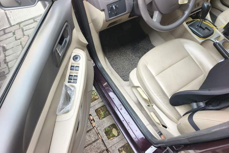 Used Ford Focus 2012 Sedan Classic 1.8L Automatic Fashion Edition