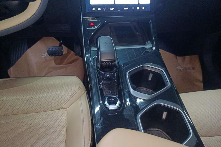 Used Geely Auto FX11 2023 1.5TD DCT Prestige Edition
