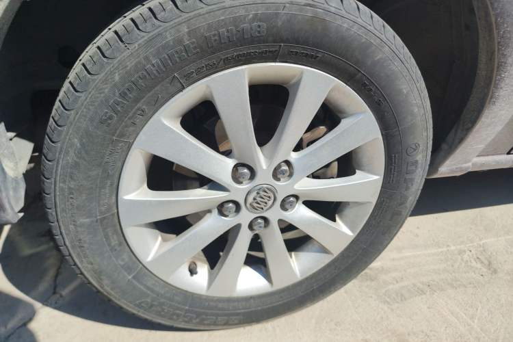 Used Buick GL8 2014 2.4L Classic Edition Right Front Wheel Hub