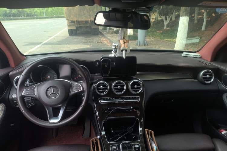 Used Mercedes-Benz GLC 2017 GLC 260 4MATIC Dynamic Edition Headliner