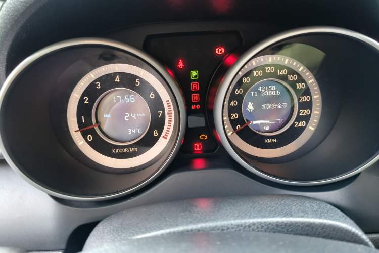 Used Bestune X80 2013 2.0L automatic comfort version
