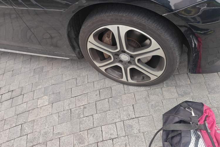 Used Mercedes-Benz E-Class 2016 E 300 L Sporty and Stylish Model
