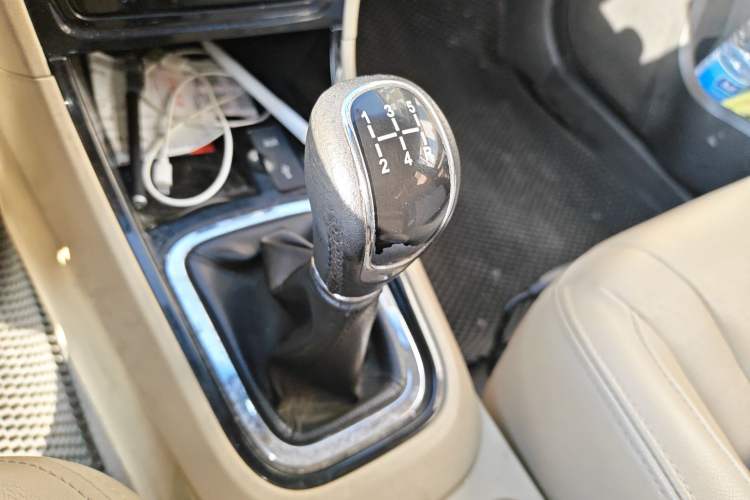 Used Chery E3 2013 1.5L Manual ZhiShang Model Gear Lever