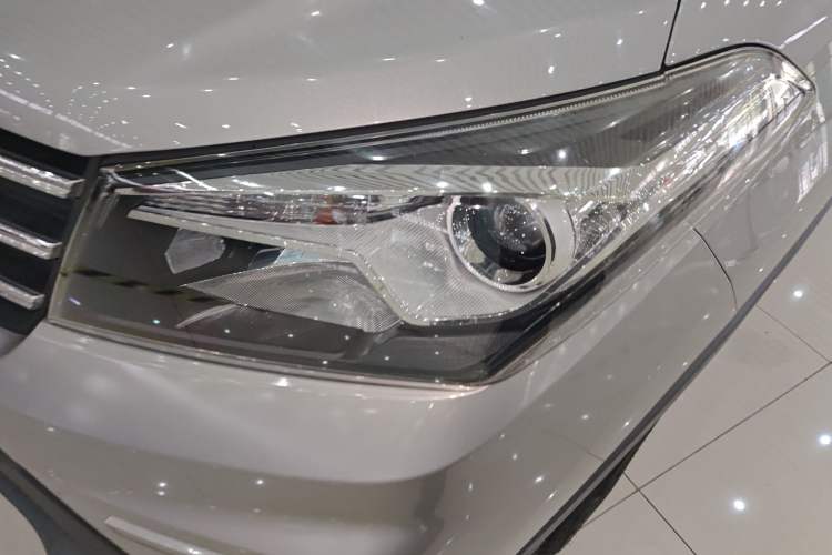 Used Dongfeng Fengon S560 2019 1.8L Manual Urban Model