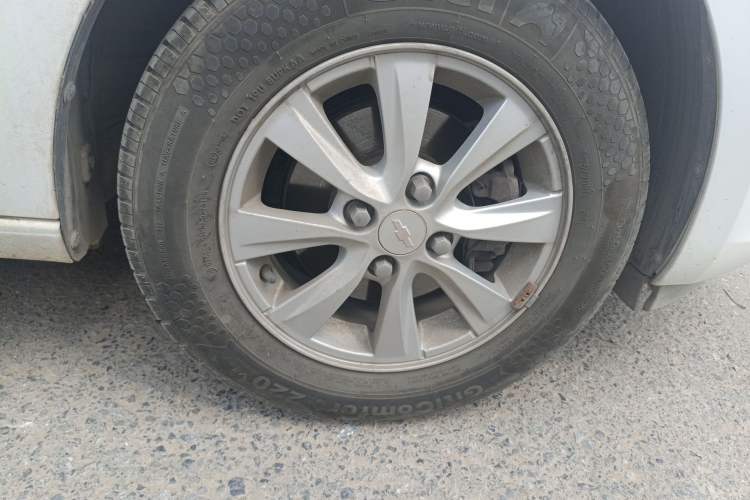 Used Chevrolet Sail 2015 Sail 3 1.5L AMT Happiness Sunroof Edition Right Front Wheel Hub