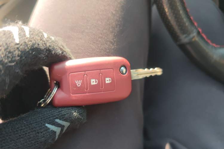 Used Venucia T70 2015 2.0L CVT Smart Edition
