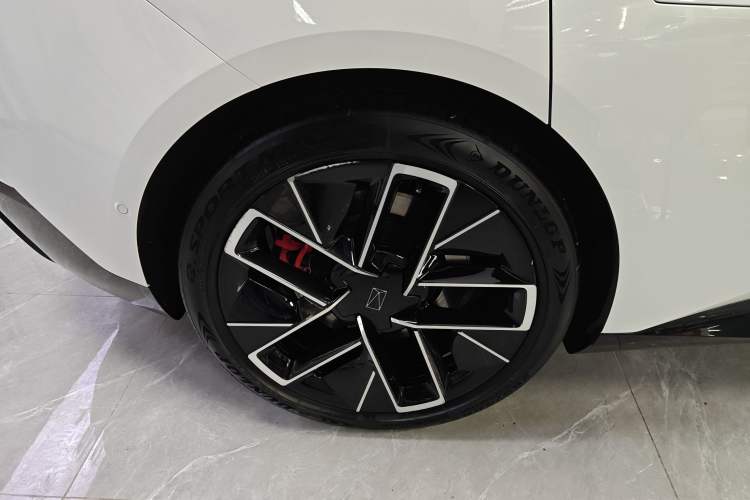 Used Avatr 12 2025 Max All-Electric Version Right Rear Wheel Hub