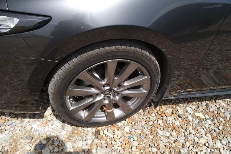 Used Mazda 3 Axela 2021 2.0L Automatic ZhiXuan Edition Left Front Wheel Hub