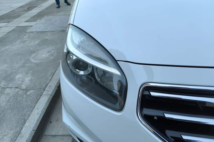 Used Renault Koleos 2012 2.5L 4x4 Comfort Edition with Navigation
