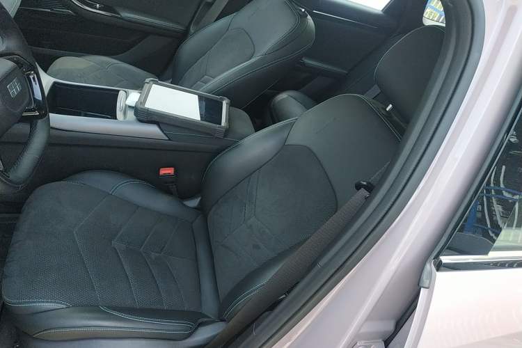 Used Geely Galaxy L6 2024 125km Creative Edition
