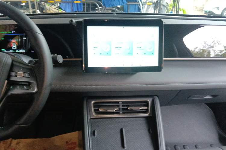 Used BYD Qin L 2024 DM-i 80KM Leading Model
