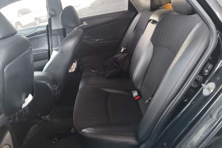Used Hyundai Sonata 2011 2.0L Automatic Leading Edition Left Rear Seat