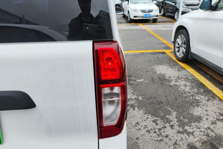 Used Wuling Zhiguang New Energy 2025 Model 305km Ambitious Edition