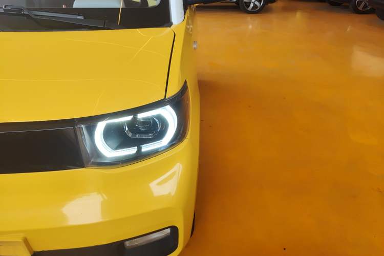 Used Wuling Hongguang MINIEV 2021 Macaron Premium Model – Lithium-NMC Left Front Headlight
