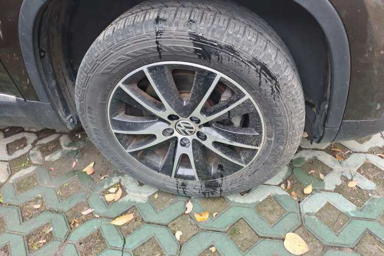 Used Volkswagen Tiguan 2016 300TSI Automatic Two-Wheel Drive Luxury Edition Right Front Wheel Hub