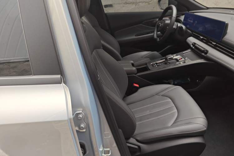 Used GAC Trumpchi EMPOW 2024 270T DCT Yingbao S Edition Right Front Seat