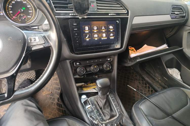 Used Volkswagen Tiguan L 2019 Revised Version 280TSI Automatic Two-Wheel Drive Panoramic Comfort Edition China VI Standard Audio And AC Panel