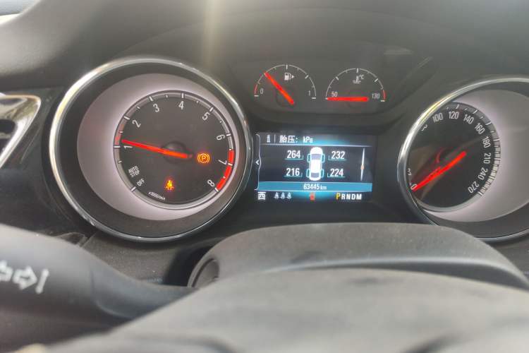 Used Buick Regal 2017 20T Elite Edition Odometer Close Up