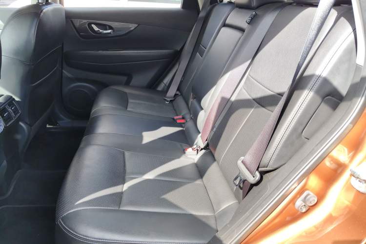 Used Nissan X-Trail 2015 2.5L CVT Leading MAX Edition 4WD