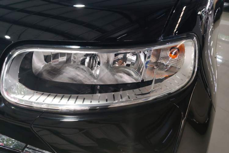 Used ORA White Cat 2022 Xiaoyue Mao Edition 360 km Luxury Model Lithium NMC