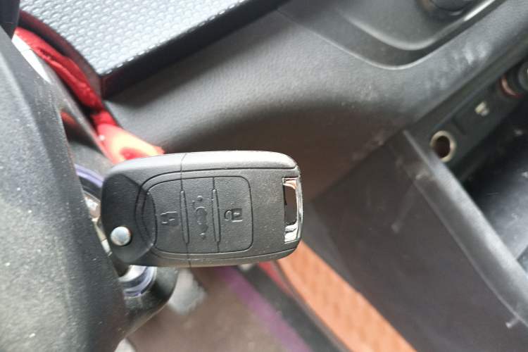 Used Baojun 730 2021 1.5L Manual Fashion Version 7 Seats Vehicle Key