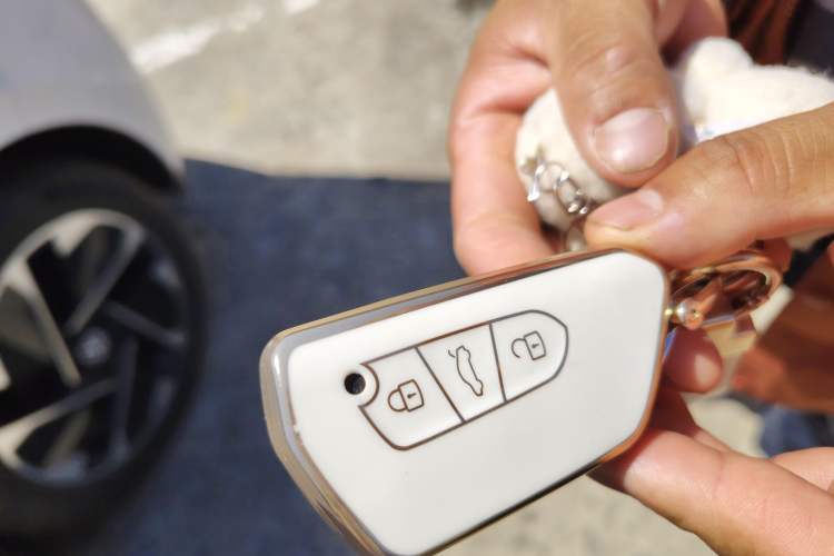 Used Volkswagen ID.3 2025 Smart Model Outstanding Oxygen Edition
