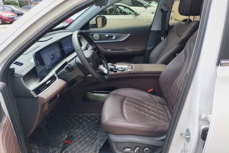 Used Chery Tiggo 8 PRO 2024 Champion Edition 390T Two-Wheel Drive Peak Version 5 Seats
