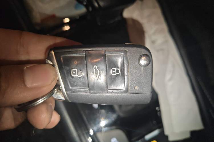 Used Skoda Kodiaq 2019 Facelifted TSI330 7-Seater Two-Wheel-Drive Luxury Enjoyment Edition China VI Standard
