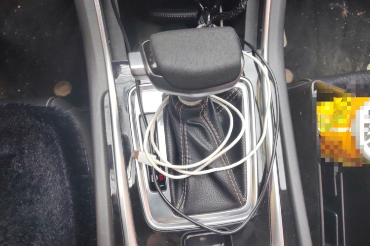 Used CHANGAN Eado 2018 High-Energy Edition 1.6L GDI Automatic Pioneer Model China V Standard Gear Lever