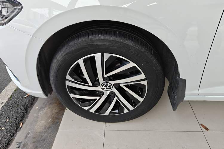 Used Volkswagen Lavida 2023 1.5L Automatic 5 Million Edition Left Front Wheel Hub