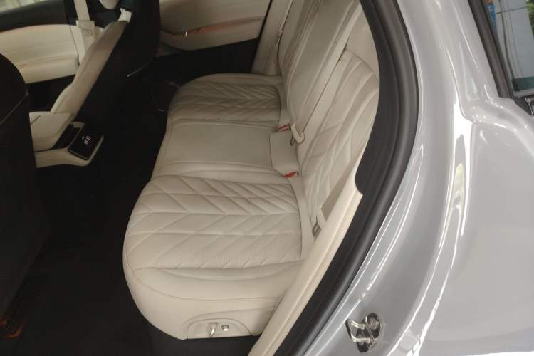 Used Nio ES6 2025 75 kWh Left Rear Seat