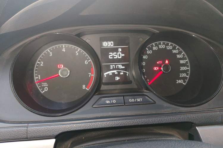 Used Volkswagen Lavida 2017 1.6L Manual Fashion Edition