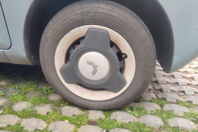 Used Wuling Hongguang MINIEV 2022 Easy Version Lithium Iron Phosphate Right Front Wheel Hub