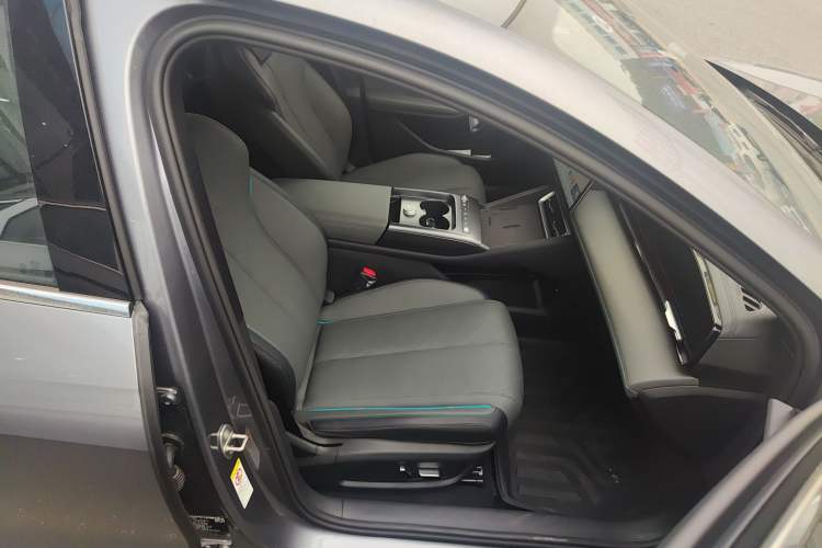 Used BYD Qin L 2025 EV 545KM Cloud Suspension Edition Right Front Seat