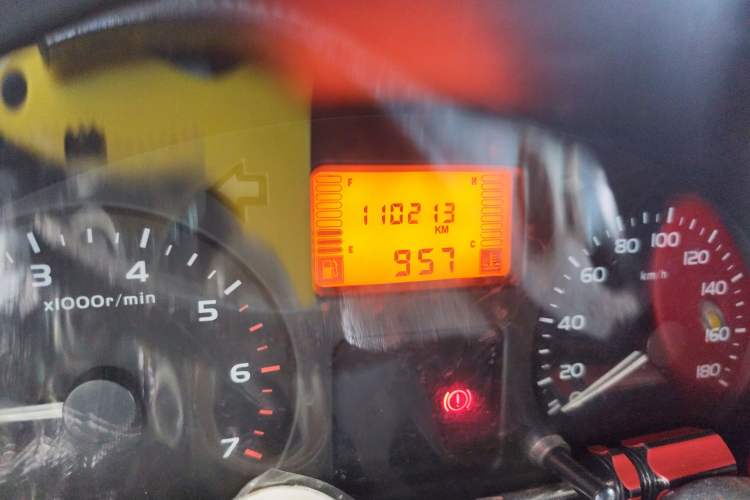 Used Wuling Rongguang 2011 1.2L Base Version
