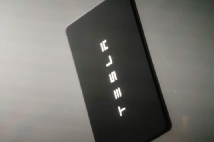 Used Tesla Model Y 2022 Long-Range All-Wheel-Drive Version Vehicle Key