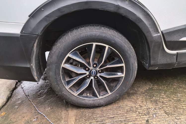 Used SWM X3 2021 1.5L Manual Comfort Version 7 Seats
