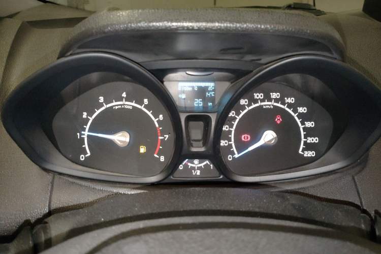 Used Ford EcoSport 2017 1.5L Manual Fashion Model Instrument Cluster