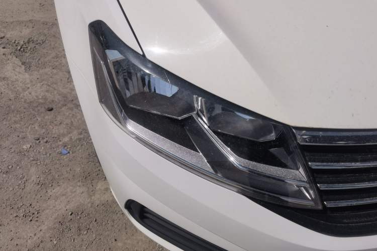 Used Volkswagen Lavida 2019 Lavida Start 1.5L Automatic Trendy Version China VI Standard Right Front Headlight