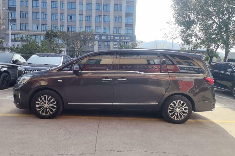 Used Buick GL8 2021 Land Cruiser Executive Class 652T Luxury Model
