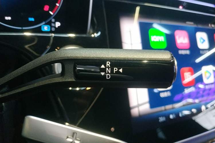 Used Mercedes-Benz E-Class 2024 E 300 L Luxury Model Gear Lever