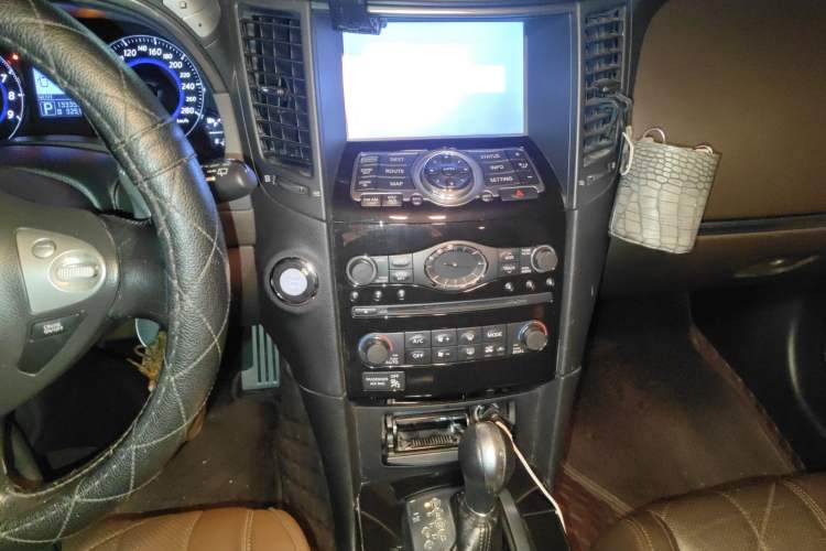 Used Infiniti FX 2013 FX37 Standard Edition
