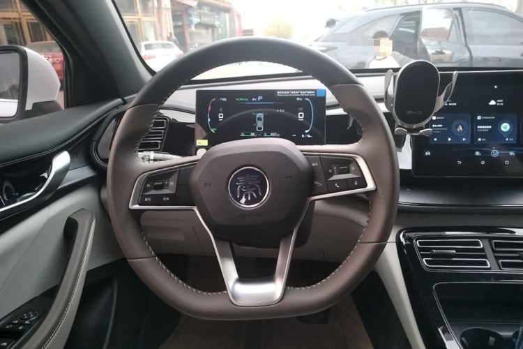 Used BYD Qin PLUS 2024 HONOR Edition DM-i 55KM Leading Model Steering Wheel