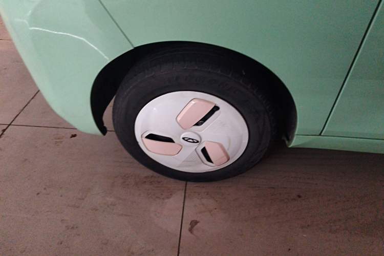 Used Chery QQ Ice Cream 2022 170km Sundae Phosphate Lithium-Ion