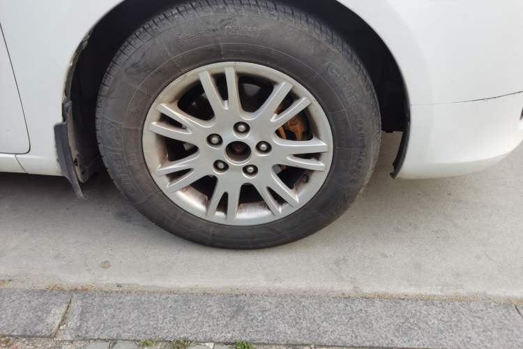 Used Zotye Z300 2014 1.6L Drive-Value Edition Automatic Elite Model
