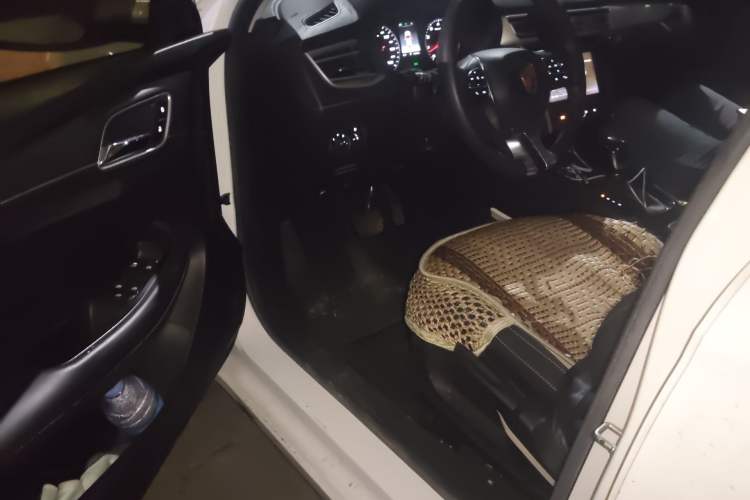 Used Roewe i5 2020 1.5L Automatic 4G Connected Linghao Edition

