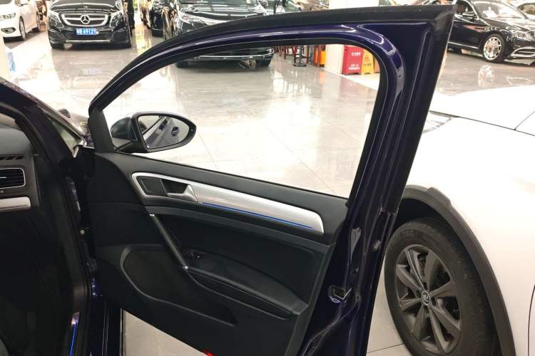 Used Volkswagen Golf Pure Electric 2020 Chari