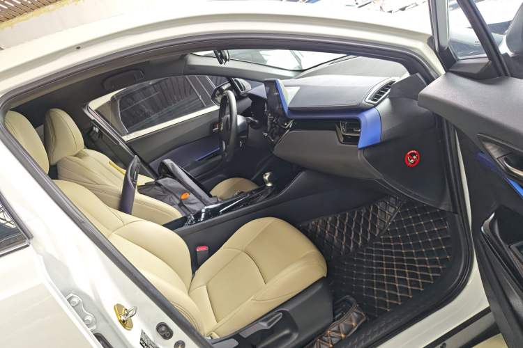 Used Toyota C-HR 2018 2.0L Leading Edition China V-standard Right Front Seat