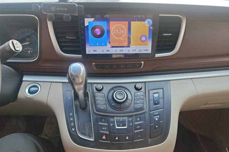 Used Buick GL8 2015 2.4L Luxury Business Premium Edition
