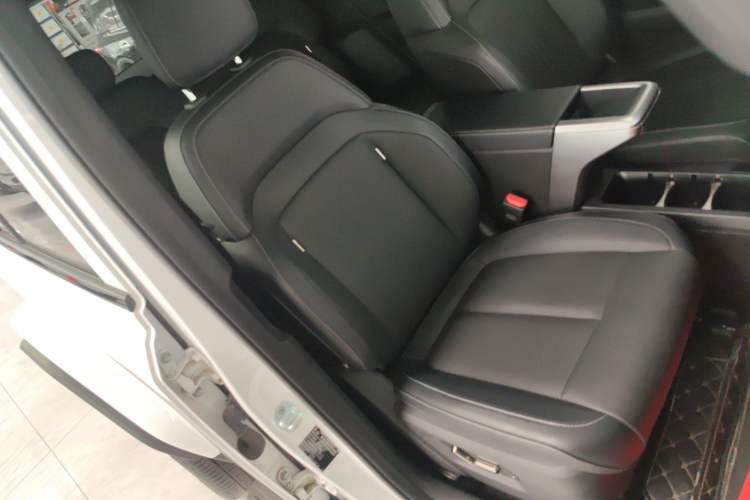 Used iCAR V23 2025 401 Two-Wheel Drive Advanced Edition Right Front Seat